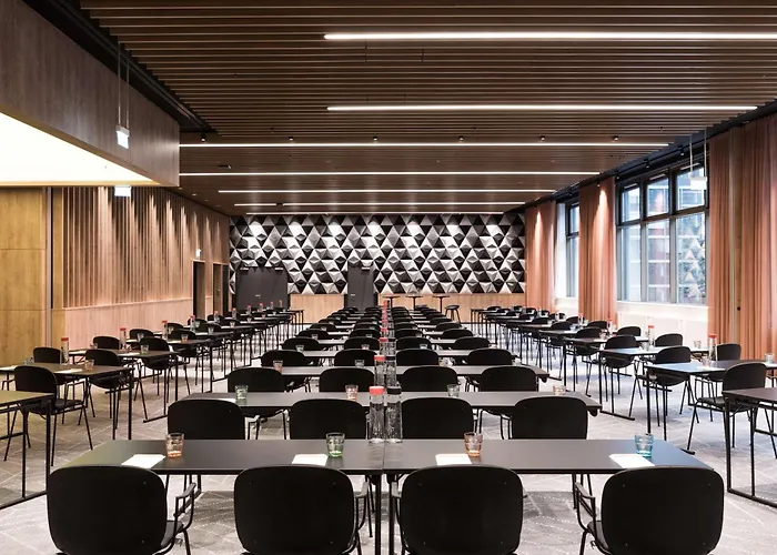 Otel Scandic Frankfurt Museumsufer 4*